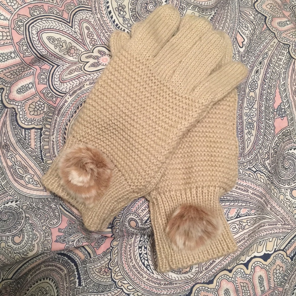 Francesca’s gloves